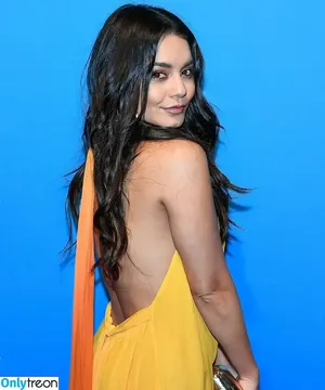 Vanessa Hudgens / VanessaHudgens фото голая #0915
