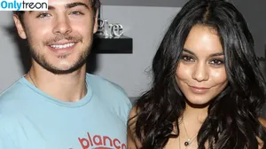 Vanessa Hudgens / VanessaHudgens фото голая #0917