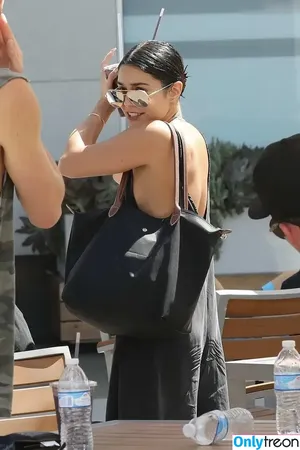 Vanessa Hudgens / VanessaHudgens фото голая #0980