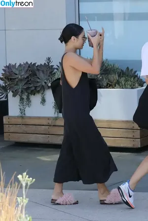 Vanessa Hudgens / VanessaHudgens фото голая #0982