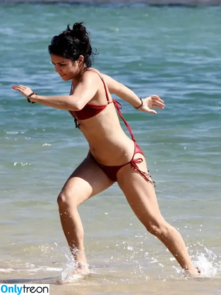 Vanessa Hudgens nude photo #0274 (VanessaHudgens)