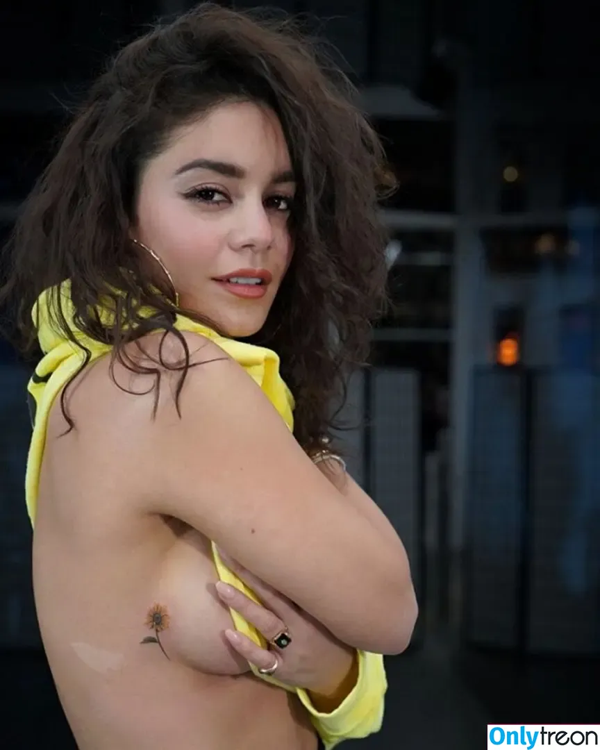 Vanessa Hudgens nude photo #0280 (VanessaHudgens)