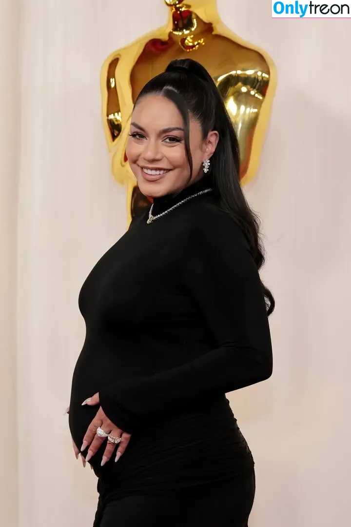Vanessa Hudgens голая photo #0309 (VanessaHudgens)