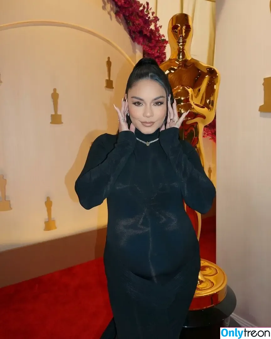 Vanessa Hudgens nude photo #0312 (VanessaHudgens)