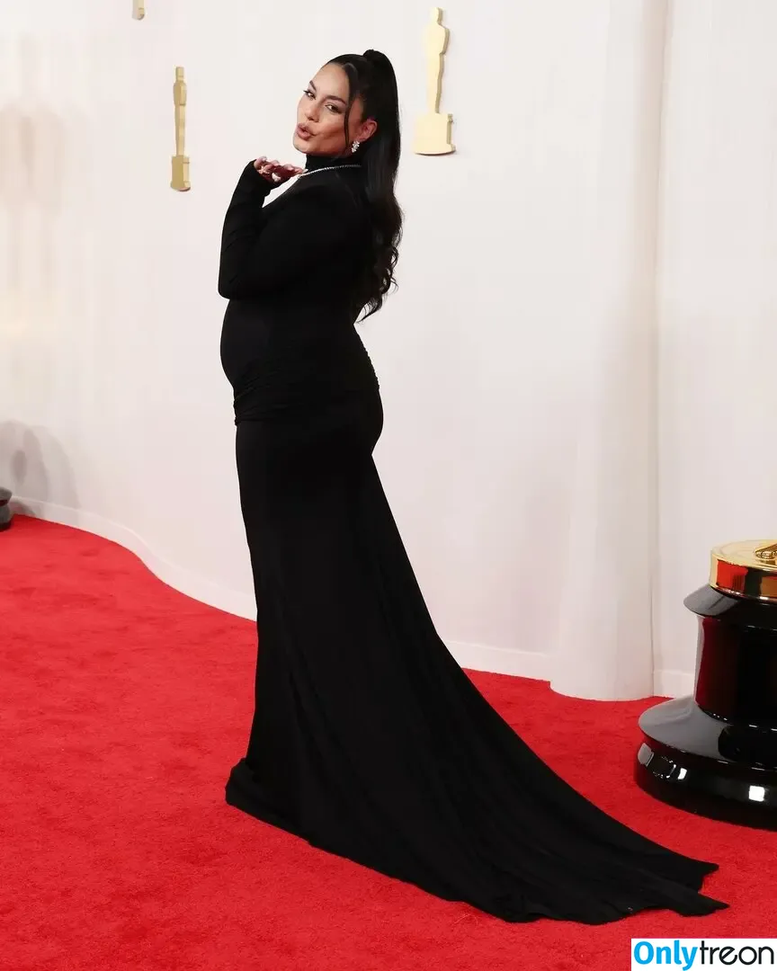 Vanessa Hudgens nude photo #0313 (VanessaHudgens)