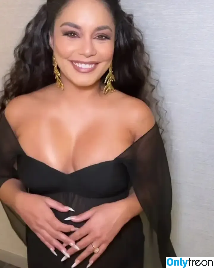 Vanessa Hudgens nude photo #0339 (VanessaHudgens)