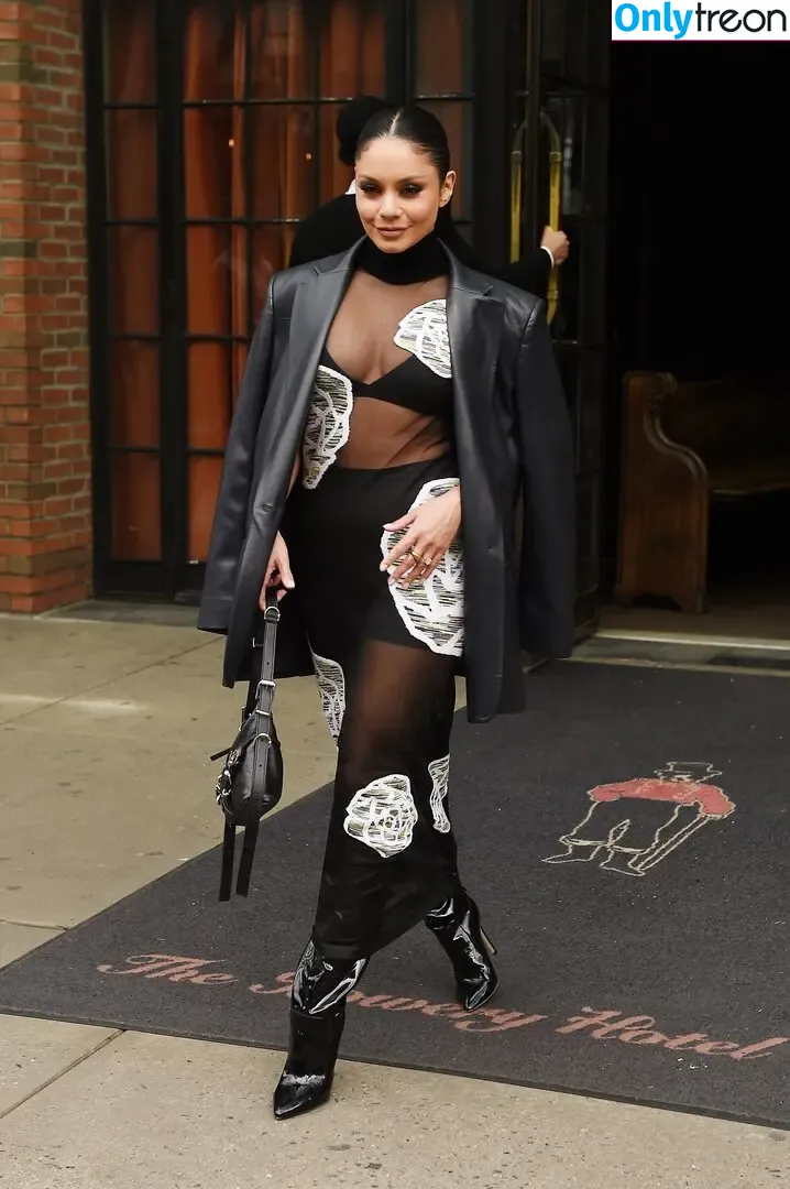 Vanessa Hudgens nude photo #0428 (VanessaHudgens)