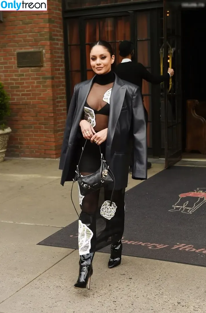 Vanessa Hudgens голая photo #0429 (VanessaHudgens)