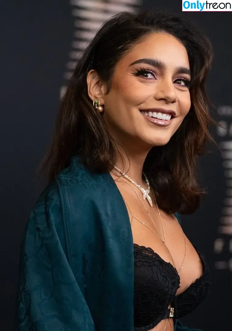 Vanessa Hudgens nude photo #0486 (VanessaHudgens)