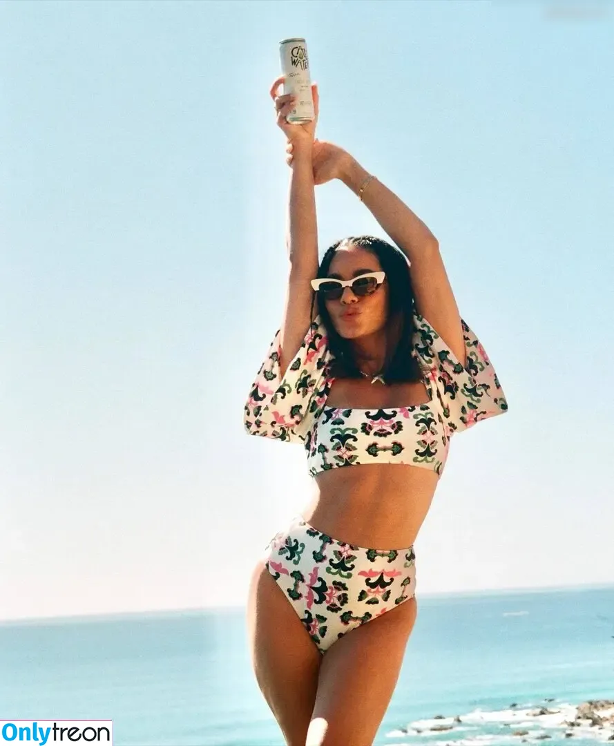 Vanessa Hudgens голая photo #0504 (VanessaHudgens)