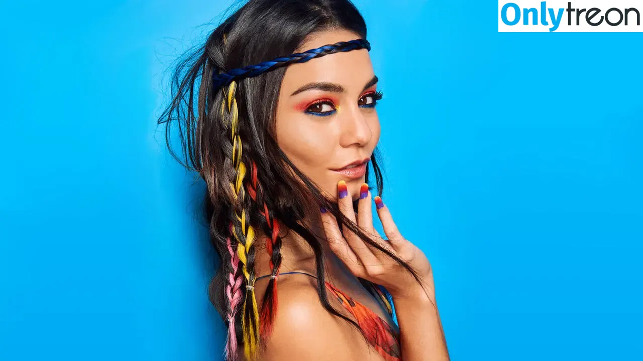 Vanessa Hudgens голая photo #0537 (VanessaHudgens)