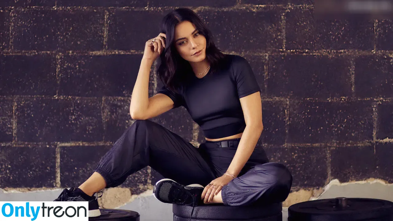Vanessa Hudgens голая photo #0546 (VanessaHudgens)