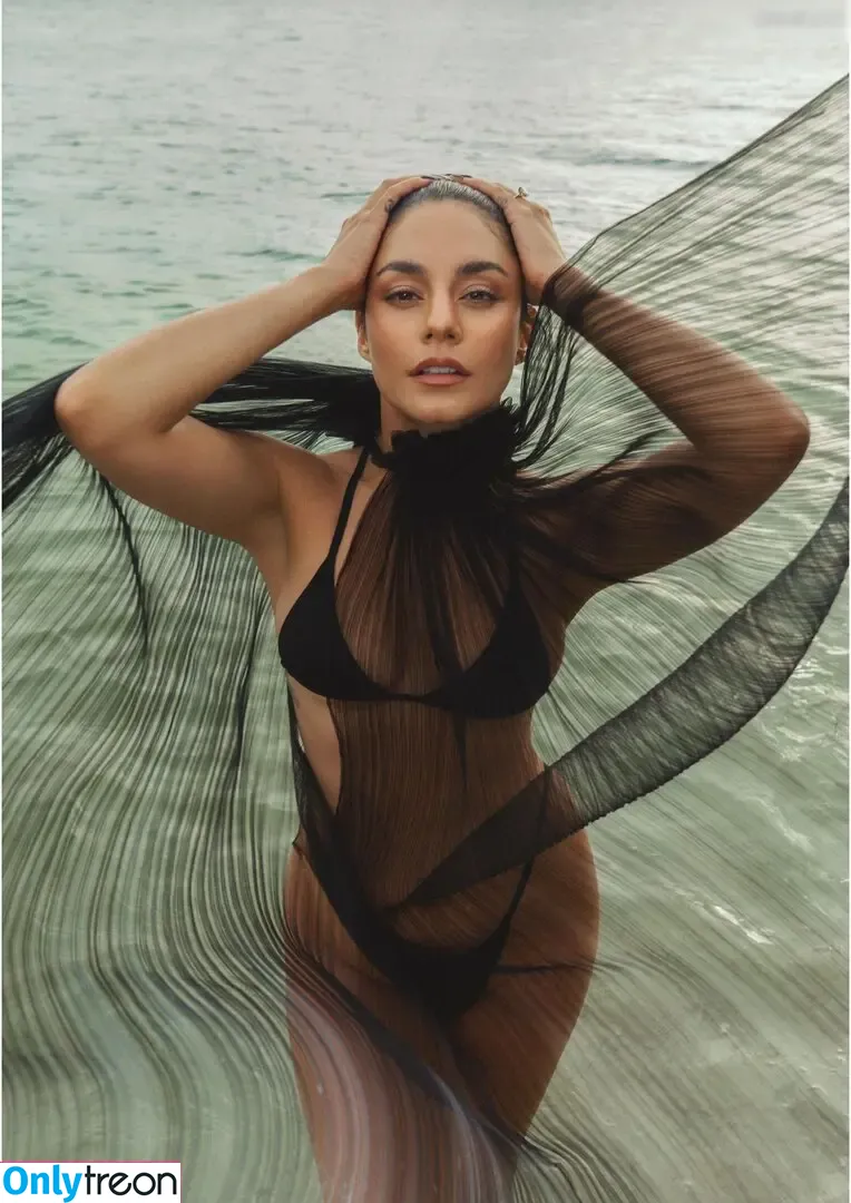 Vanessa Hudgens голая photo #0551 (VanessaHudgens)