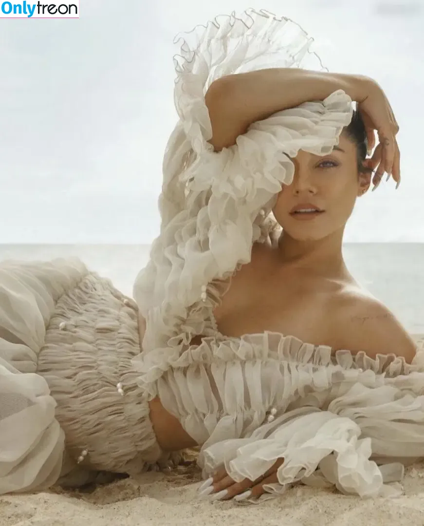 Vanessa Hudgens голая photo #0553 (VanessaHudgens)