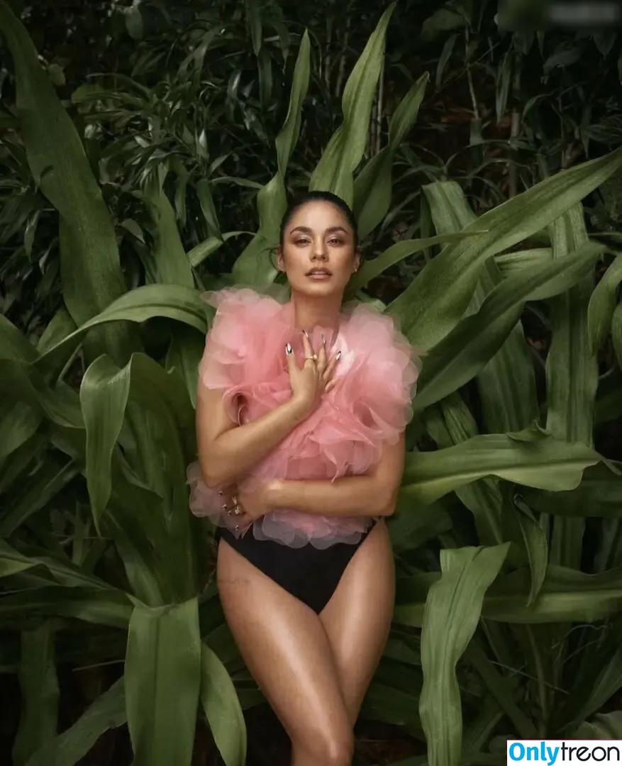 Vanessa Hudgens nude photo #0554 (VanessaHudgens)