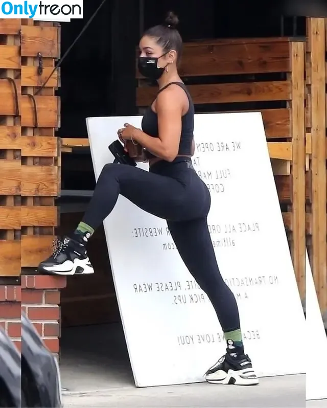 Vanessa Hudgens голая photo #0588 (VanessaHudgens)