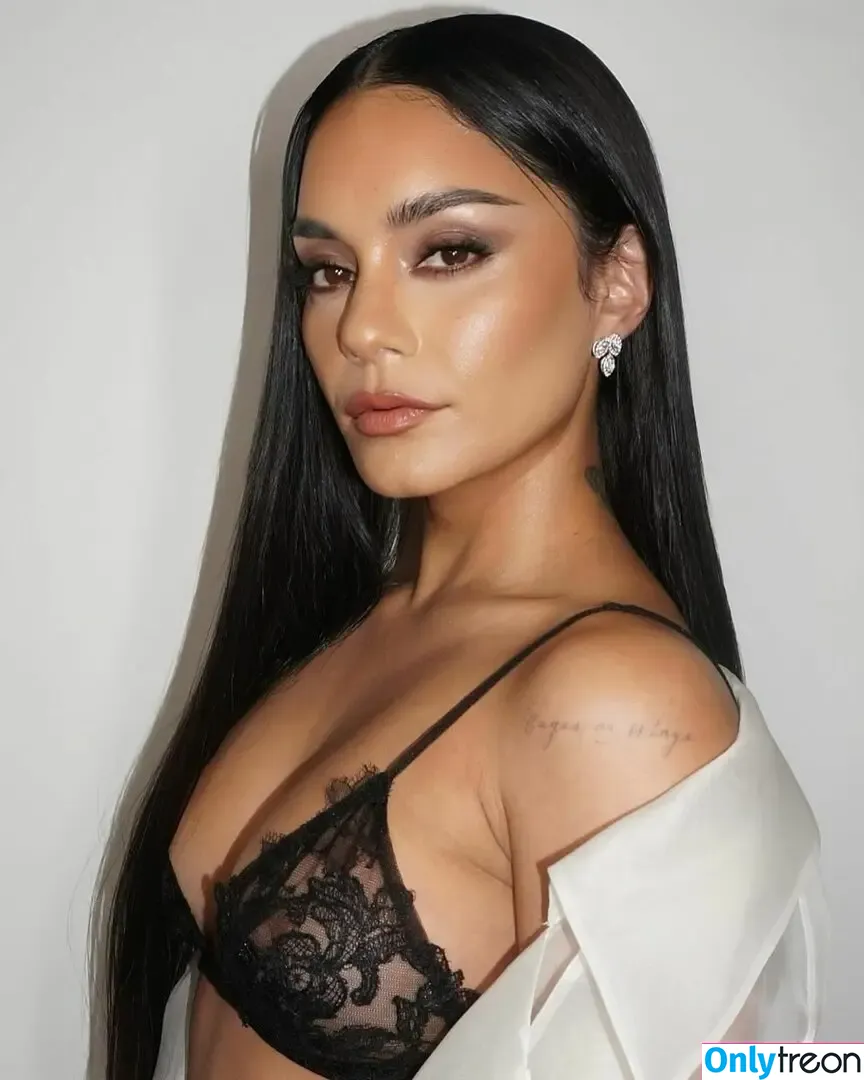 Vanessa Hudgens голая photo #0631 (VanessaHudgens)