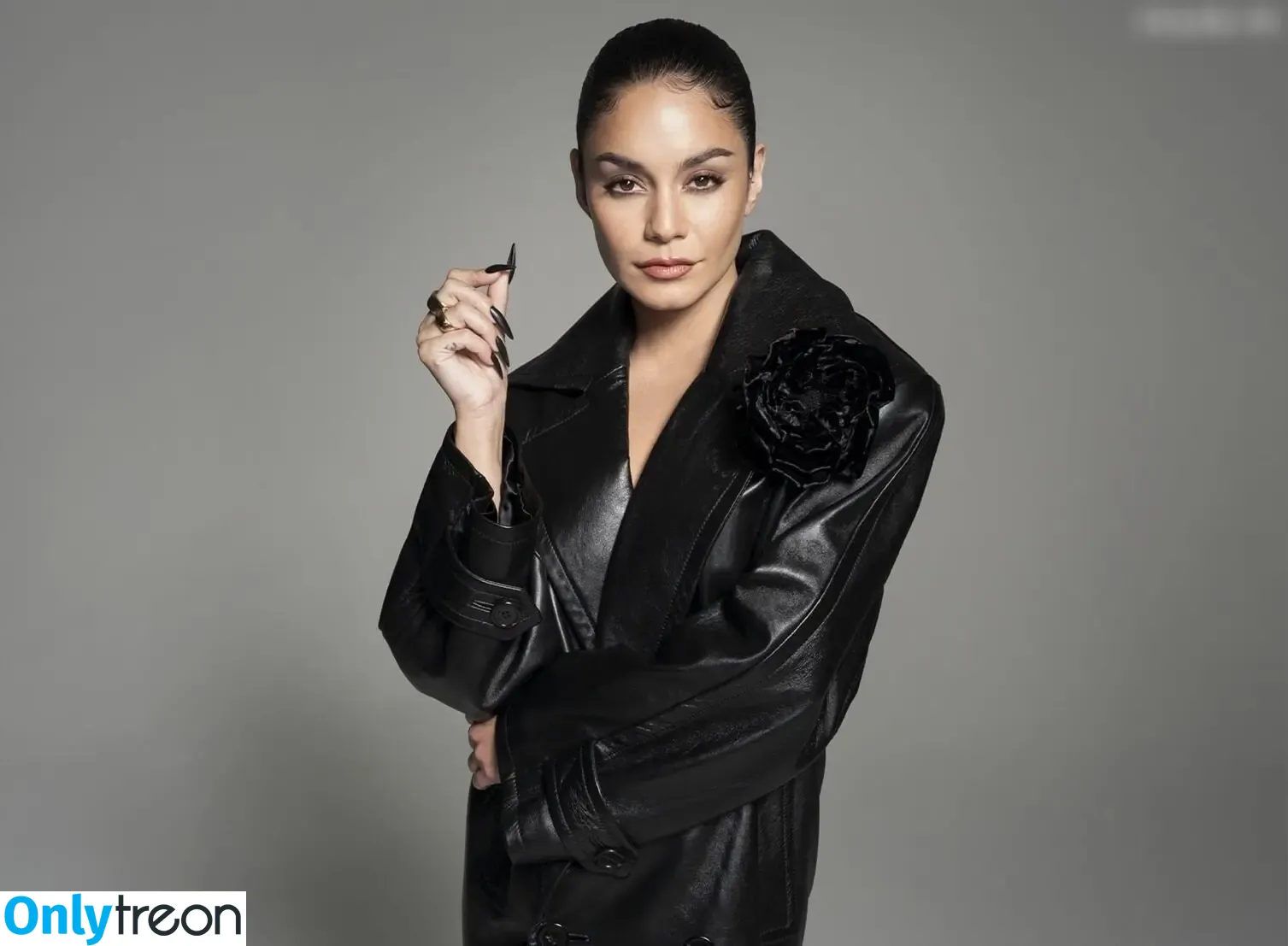 Vanessa Hudgens голая photo #0643 (VanessaHudgens)