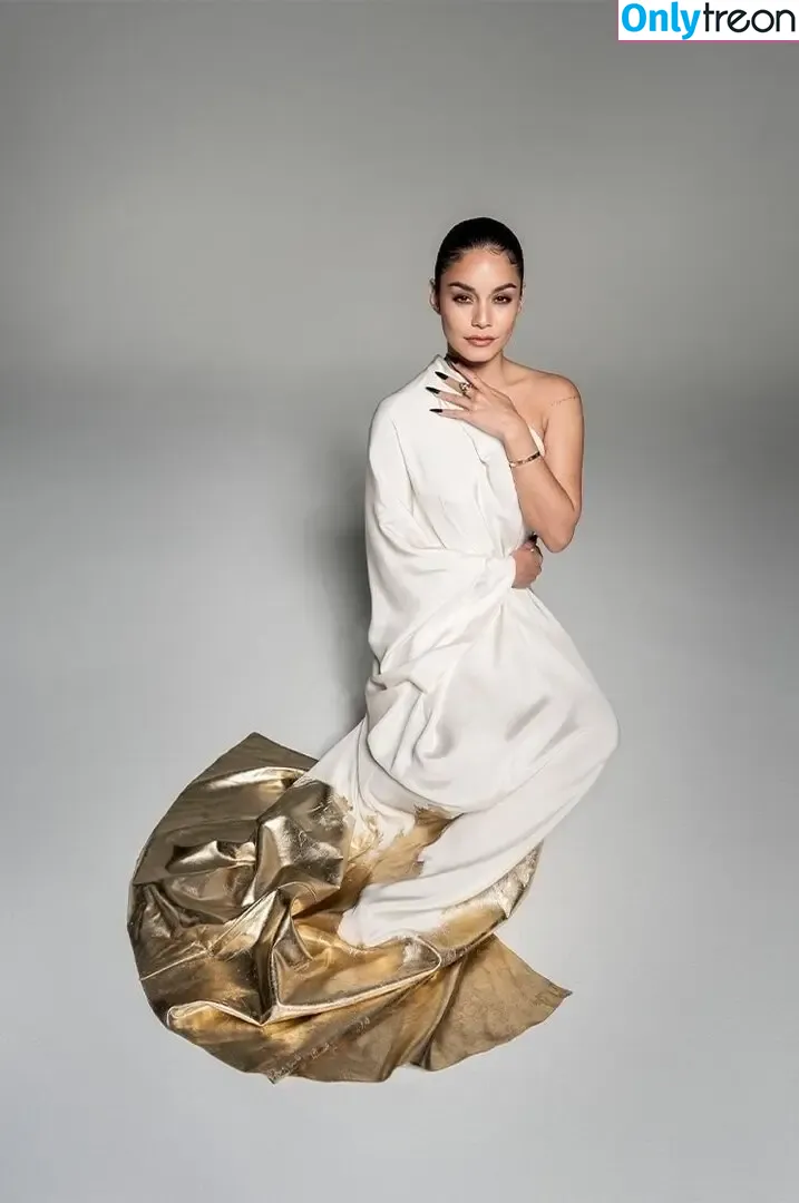 Vanessa Hudgens голая photo #0645 (VanessaHudgens)