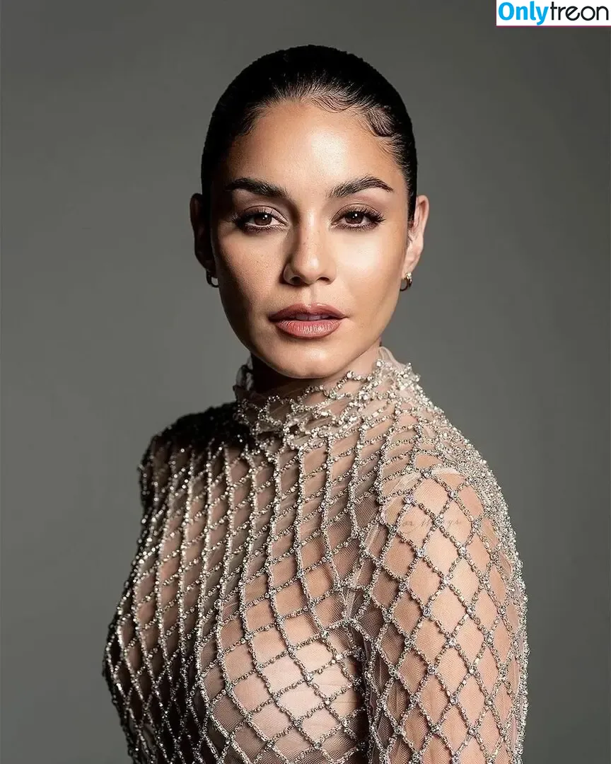 Vanessa Hudgens nude photo #0646 (VanessaHudgens)