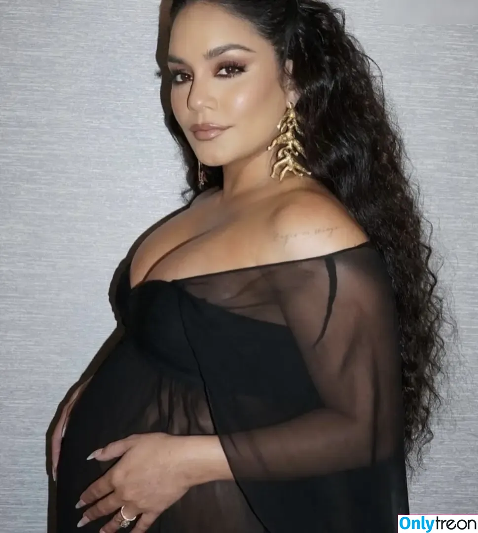Vanessa Hudgens голая photo #0693 (VanessaHudgens)