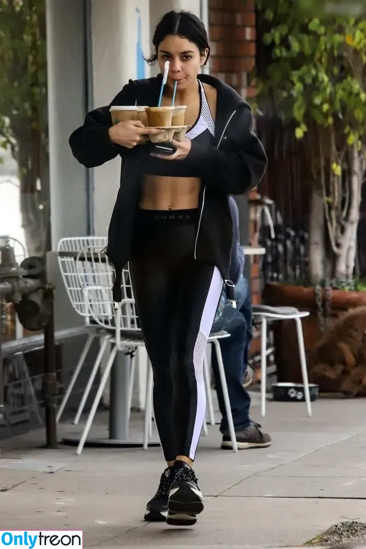 Vanessa Hudgens голая photo #0719 (VanessaHudgens)