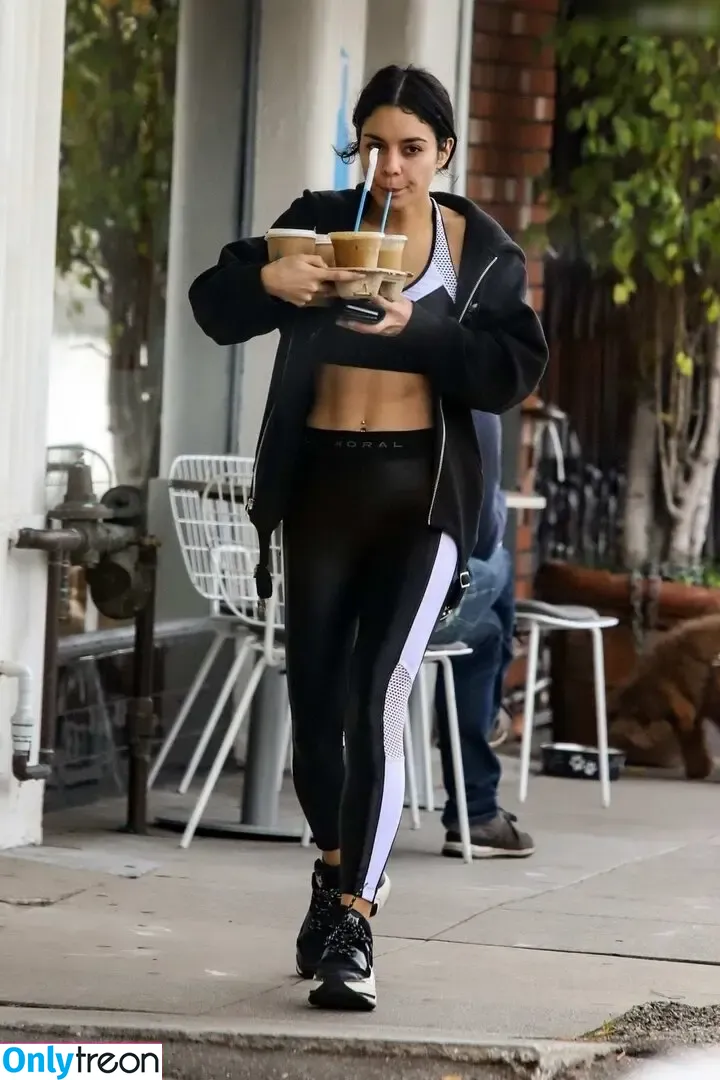 Vanessa Hudgens голая photo #0720 (VanessaHudgens)