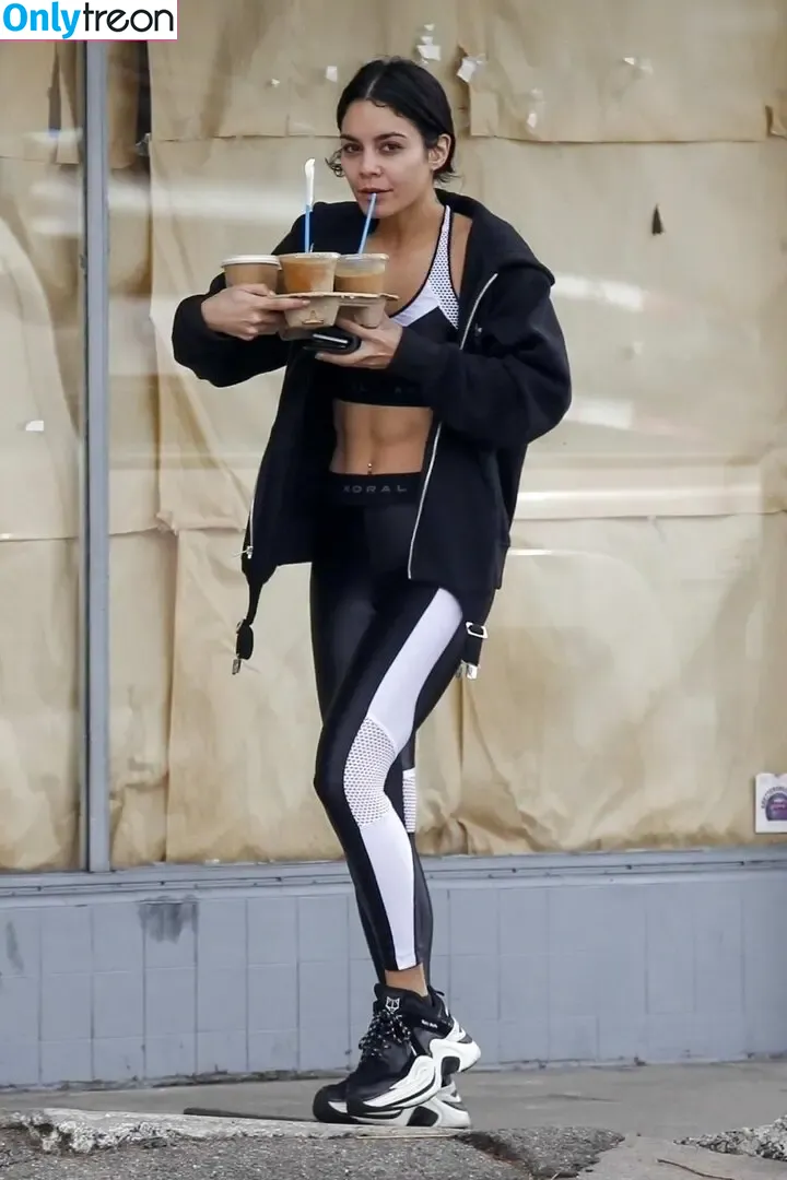 Vanessa Hudgens голая photo #0721 (VanessaHudgens)