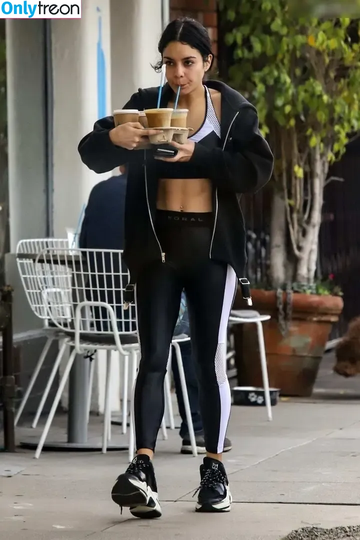 Vanessa Hudgens nude photo #0722 (VanessaHudgens)