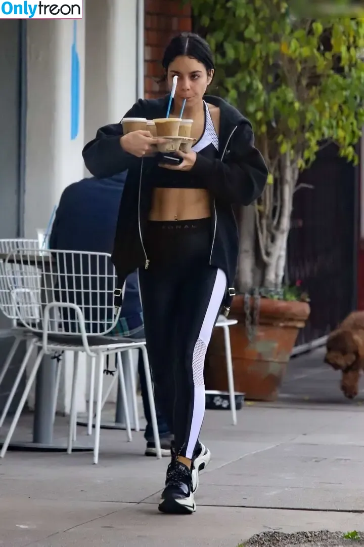 Vanessa Hudgens nude photo #0723 (VanessaHudgens)