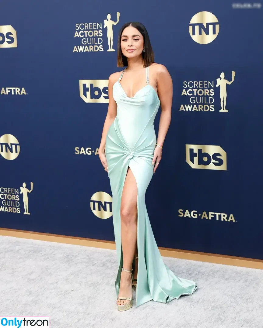 Vanessa Hudgens голая photo #0806 (VanessaHudgens)