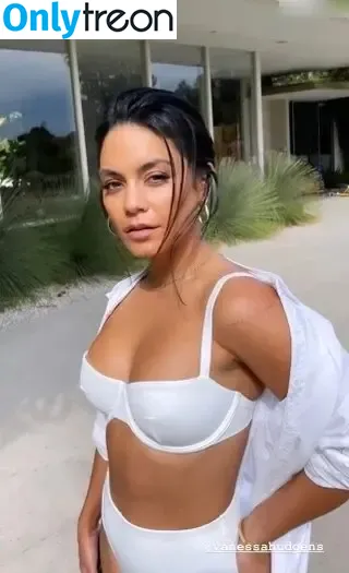 Vanessa Hudgens nude photo #0810 (VanessaHudgens)