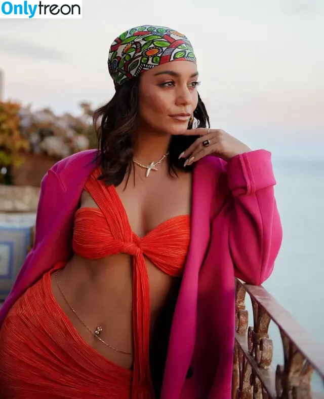 Vanessa Hudgens голая photo #0817 (VanessaHudgens)