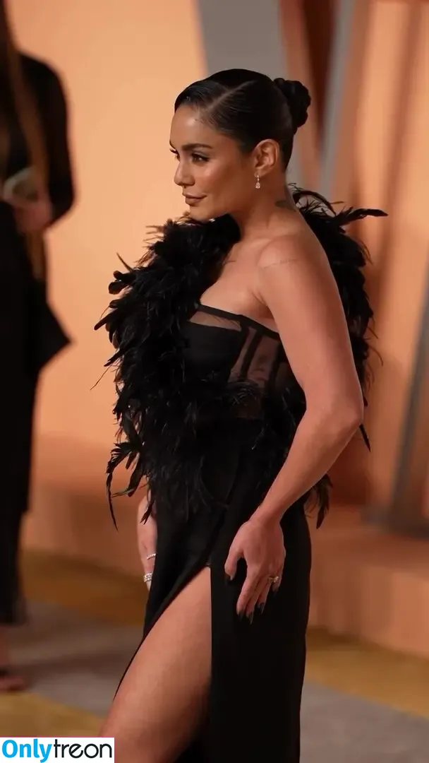 Vanessa Hudgens голая photo #0904 (VanessaHudgens)