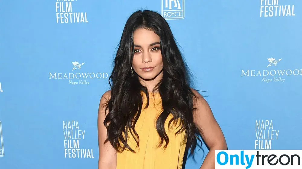 Vanessa Hudgens nude photo #0930 (VanessaHudgens)