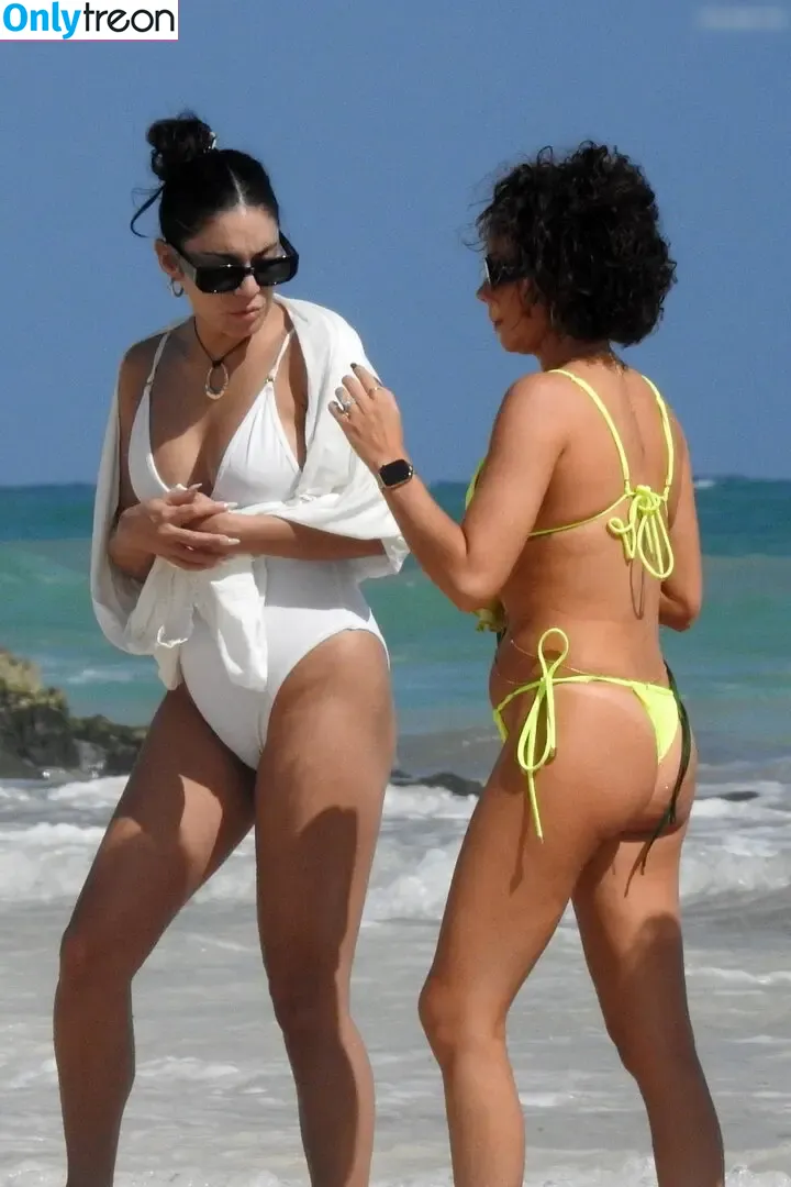 Vanessa Hudgens голая photo #0952 (VanessaHudgens)