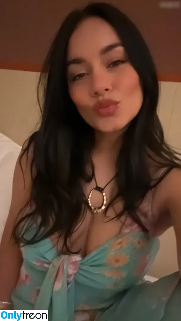 Vanessa Hudgens голая photo #0965 (VanessaHudgens)