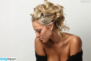 Vanessa Huppenkothen Labra / vanehupp nude photo #0026