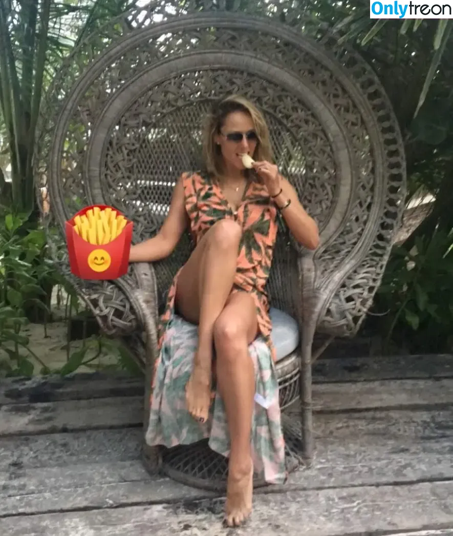Vanessa Huppenkothen nude photo #0001 (vanehupp)