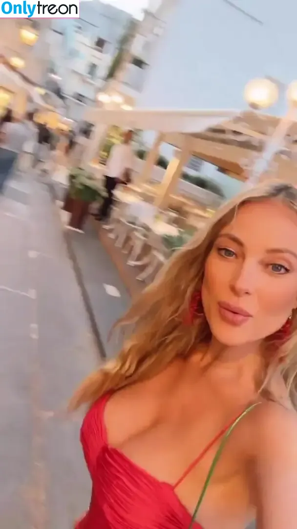 Vanessa Huppenkothen голая photo #0026 (vanehupp)