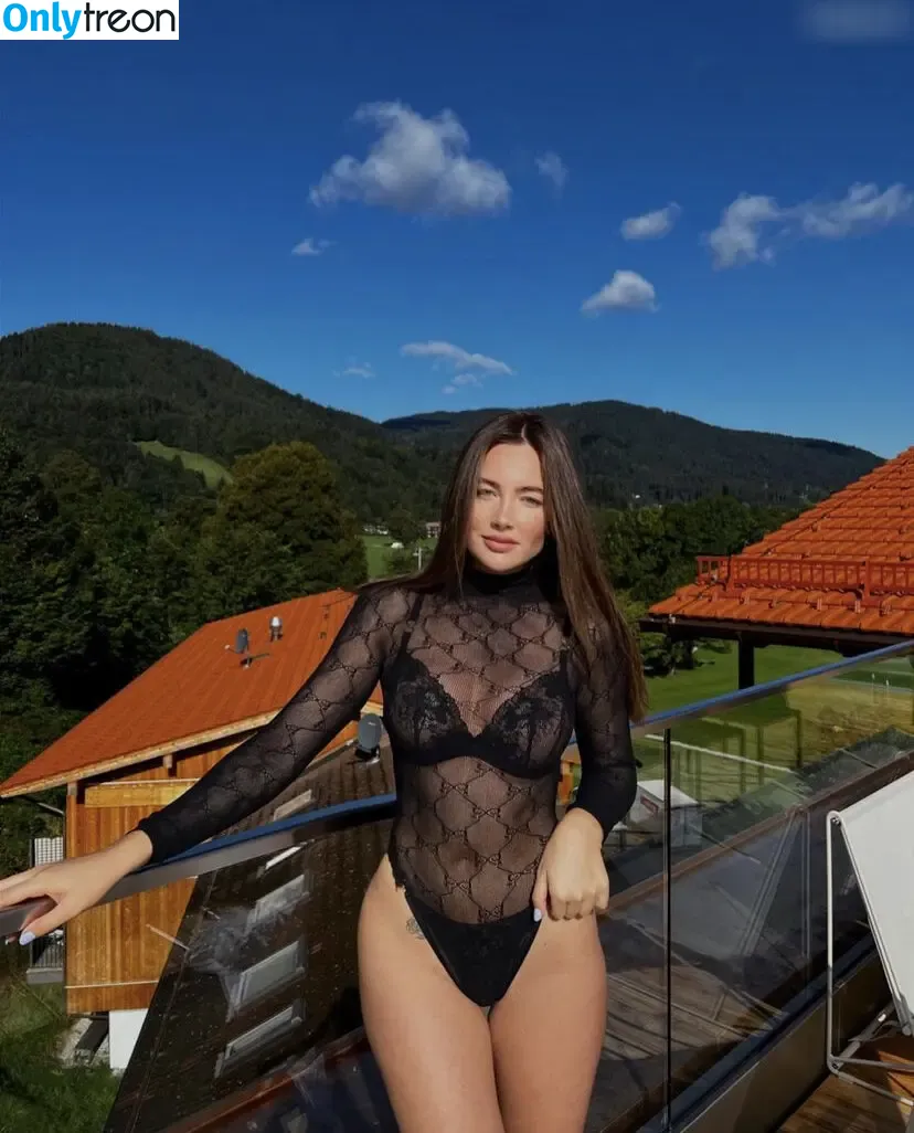 Vanessa Leani голая photo #0002 (vanessaleani)