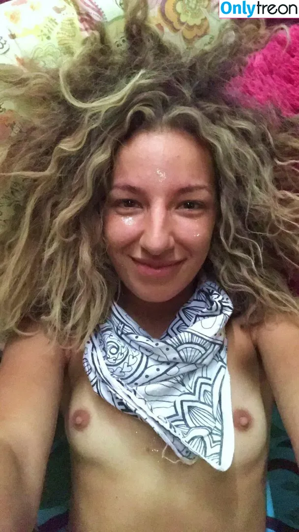 Vanessa Lengies голая photo #0001 (littlelengies)