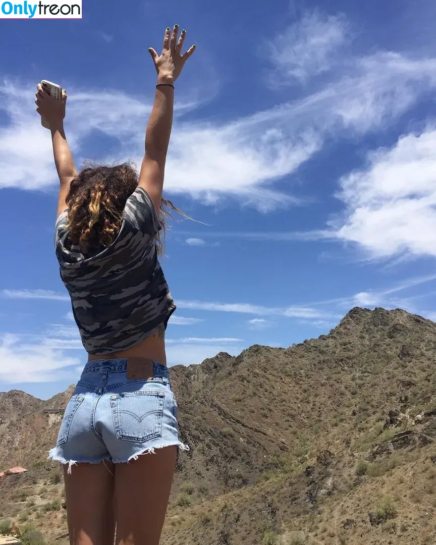Vanessa Lengies голая photo #0013 (littlelengies)