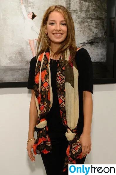 Vanessa Lengies голая photo #0038 (littlelengies)