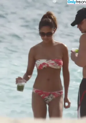 Vanessa Minnillo / vanessalachey nude photo #0039