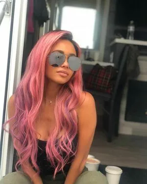 Vanessa Morgan / vanessamorgan фото голая #0026