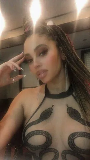 Vanessa Morgan / vanessamorgan фото голая #0031