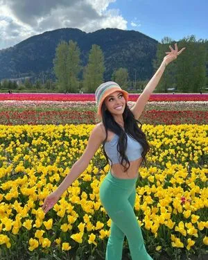 Vanessa Morgan / vanessamorgan фото голая #0040