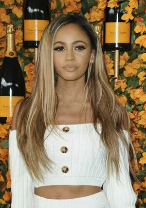 Vanessa Morgan / vanessamorgan фото голая #0044