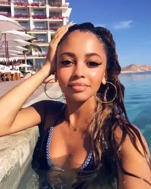 Vanessa Morgan / vanessamorgan nude photo #0163